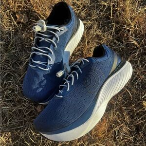 CLEAN Topo size 9.5 Womens Atmos Navy Blue Running Shoes